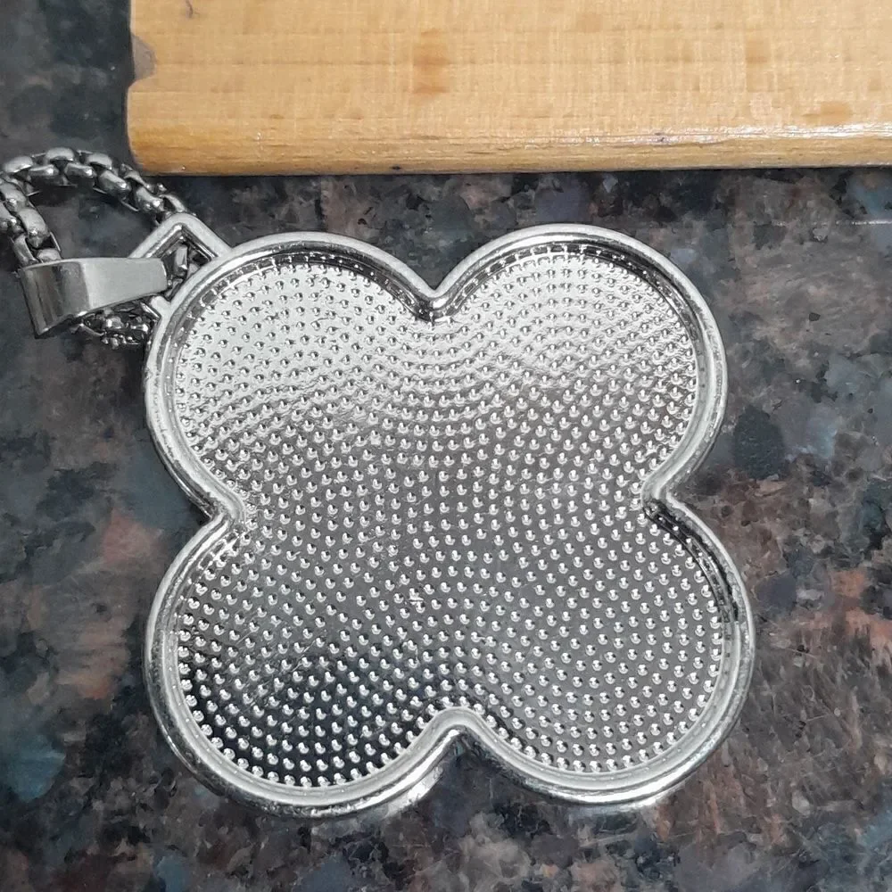 Silver Unisex Showy Hip Hop Necklace on Chain.